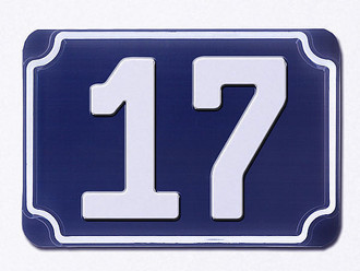 Blaue gepr&auml;gte Hausnummer 17 
