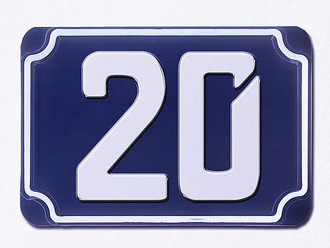 Blaue gepr&auml;gte Hausnummer 20 