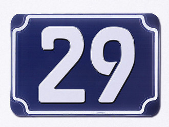 Blaue gepr&auml;gte Hausnummer 29 