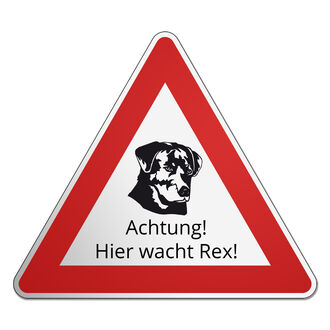 Dreieckiges Verkehrsschild mit Hundemotiv und Wunschtext 