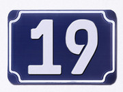 Blaue gepr�gte Hausnummer 19 (Hausnummernzuschnitt)