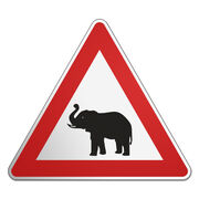 Dreieckiges Verkehrsschild mit Motiv - Elefant - 