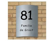 Gebogene Edelstahlhausnummer mit Familiennamen oder Stra&szlig;ennamen- Gr&ouml;&szlig;e: ...