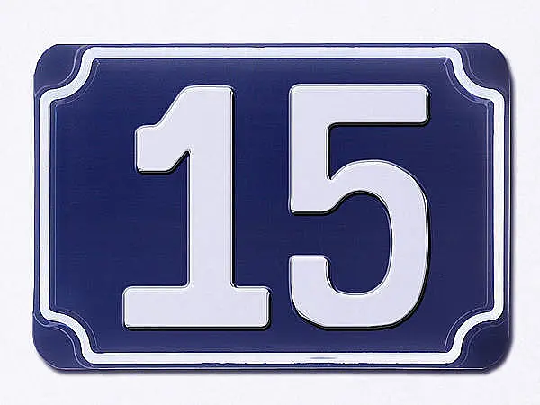 Blaue geprägte zweistellige Hausnummer 15