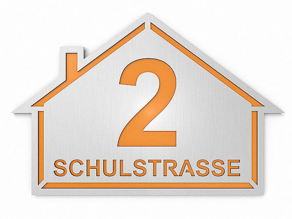 Edelstahlhausnummer in Form eines Hauses mit Nummer und Straenname