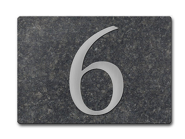 Edelstahlhausnummer auf Granitplatte Nero Impala bis 2-stellig