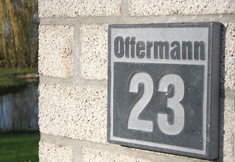 Trschild mit Namen aus Naturstein 180 x 180 mm