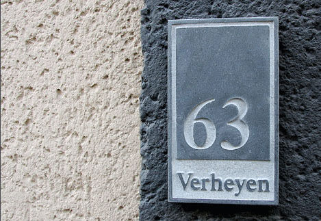 Hausschild mit Text aus Stein 250 x 150 mm