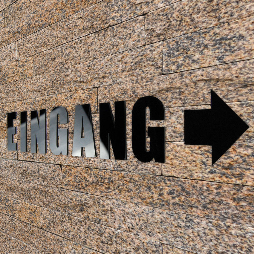 Acrylschriftzug - Eingang mit Pfeil