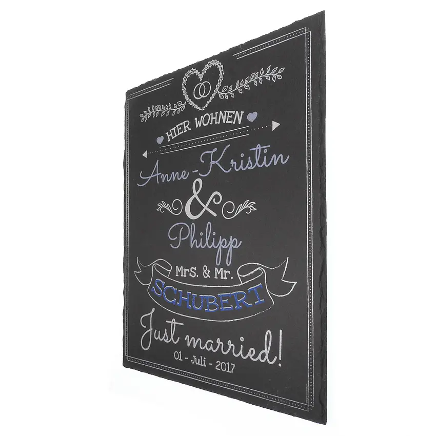 Schild als Schiefertafel zur Hochzeit mit Namen und Datum blau