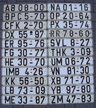 Set aus 22 Nummernschilder der DDR