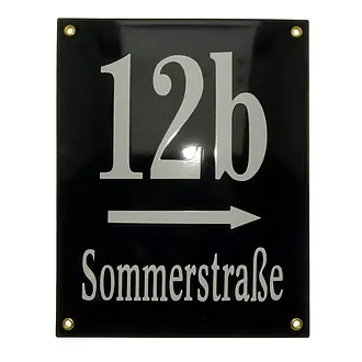 Schwarze Emaille Hausnummer mit Pfeil
