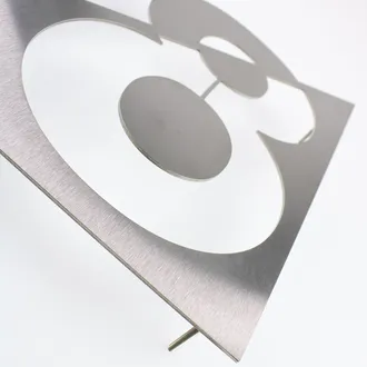 Hausnummer aus Edelstahl - Design Triangle 