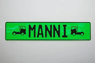 Melsaro LKW Truck Fahrerschild Schild Namensschild Name oder Text Funschild  Fun Schild Wunschtext Auto Trucker Car, mit LKW Trucker Design  (Schriftfarbe Grün) : : Auto & Motorrad