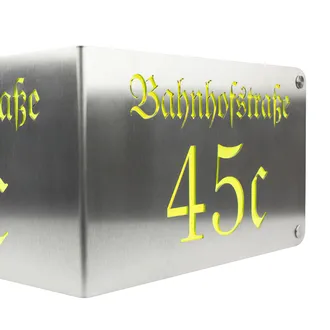 Moderne Eleganz: Die Eckhausnummer aus Edelstahl und Acryl 30,5 x 30 cm | ein- und zweistellig