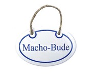 Ovales Türschild aus Emaille mit der Beschriftung Macho- Bude in der Abmessung von 10, 5 cm x 7 cm. Das Schild wird in der abgebildeten Schriftart "Times Roman" geliefert. Die Lieferung ... Emaille Türschild Macho-Bude - 10,5 x 7 cm