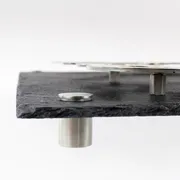 Edelstahlhausnummer auf Schiefer 300 x 400 mm | Helm & Axt