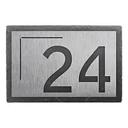 Hausnummer aus Edelstahl mit Schiefer