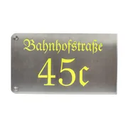 Moderne Eleganz: Die Eckhausnummer aus Edelstahl und Acryl 30,5 x 30 cm | ein- und zweistellig