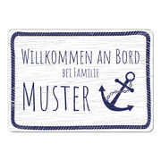 Willkommen an Bord - Türschild im maritimen Stil. Der Anker wurde auf Kundenwunsch in Schräglage gedruckt. Sonderwünsche dieser Art können Sie im Feld "Ihre Nachricht an uns" anmerken. ... Maritimes Türschild A4 - navy