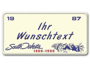 Autoschild aus Aluminium für South Dakota Mit diesem Schild bieten wir Ihnen ein individuelles KFZ Kennzeichen, welches nach dem Vorbild eines originalen US Nummernschildes aus South Dakota gestaltet ... South Dakota USA Dekoschild mit Wunschtext bedruckt